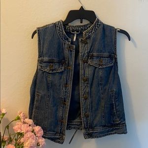 Jean Vest
